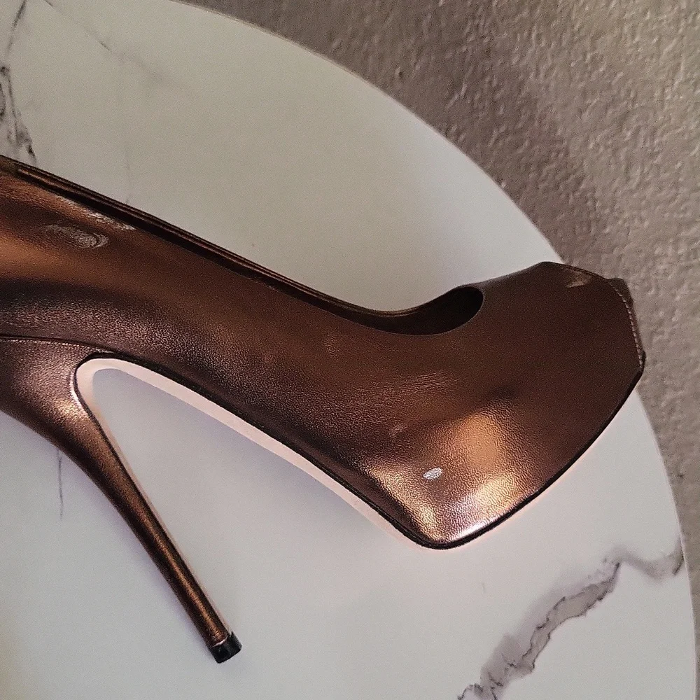 GUCCI Gucci Copper Gold Sofia peep-toe platform pumps/heels Golden Bronze